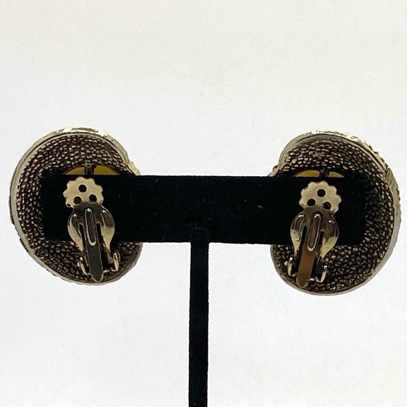 Clip Ons Faux Pearls Statement Antique Gold Tone - Picture 12 of 15